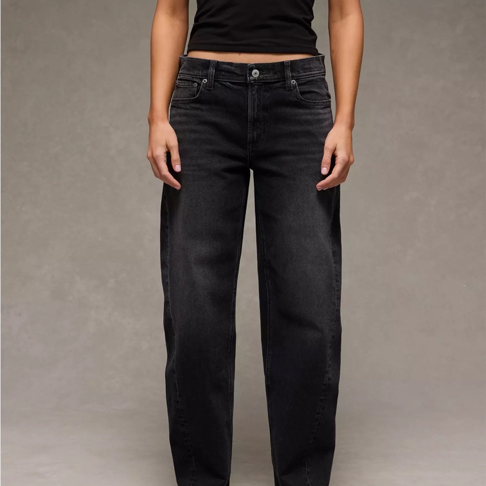 American Eagle Women's Black Barrel Jeans